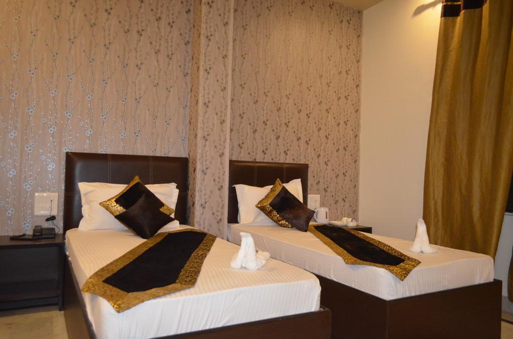 Red Orchid Hotel Мирут Стая снимка