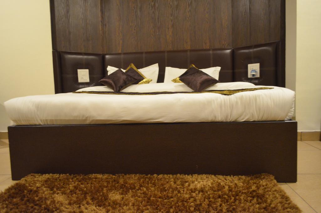 Red Orchid Hotel Мирут Стая снимка