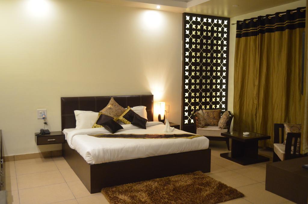Red Orchid Hotel Мирут Стая снимка