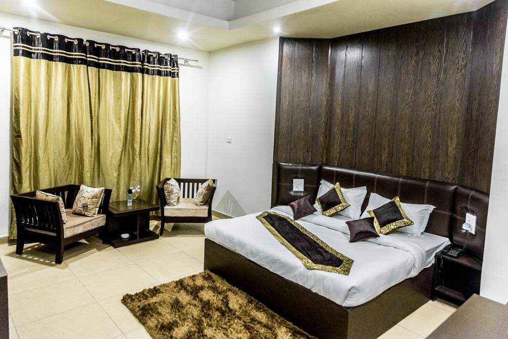Red Orchid Hotel Мирут Екстериор снимка