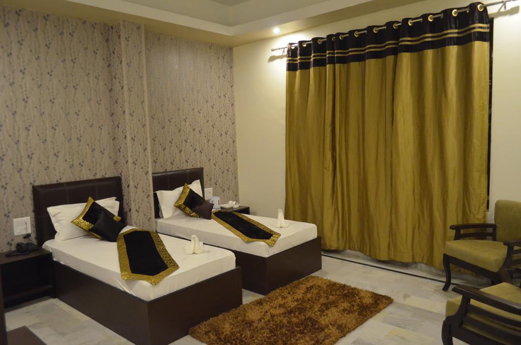Red Orchid Hotel Мирут Стая снимка