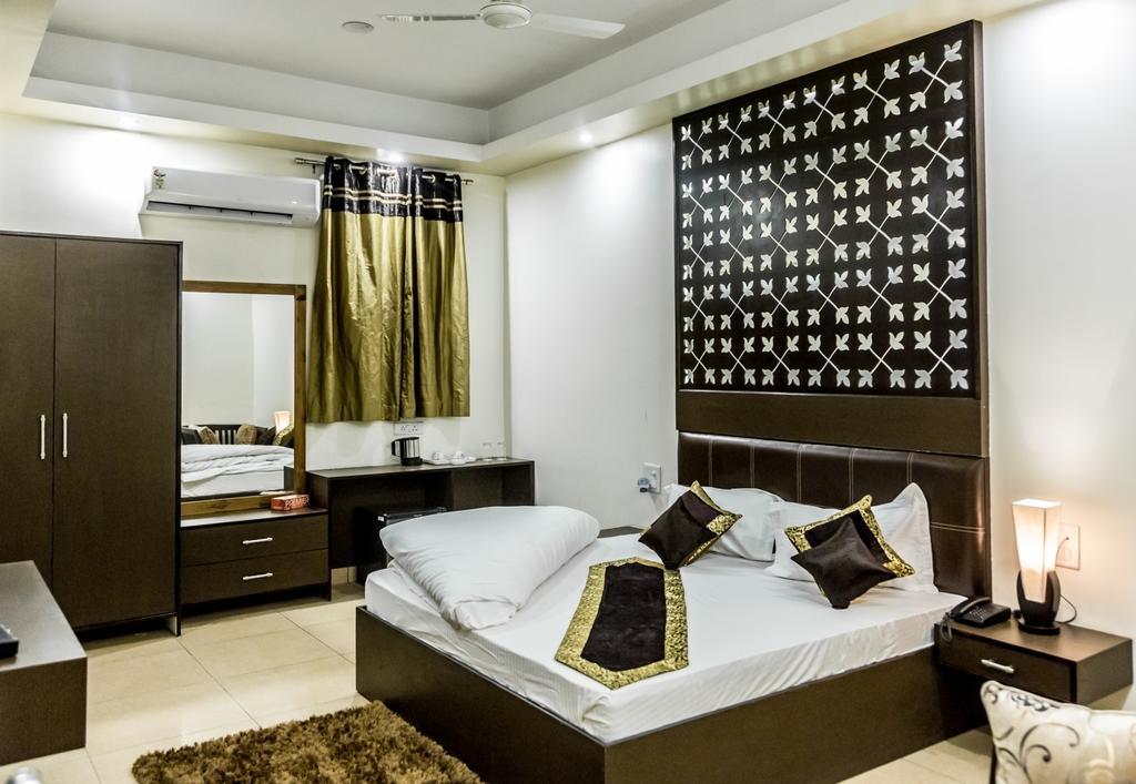 Red Orchid Hotel Мирут Екстериор снимка