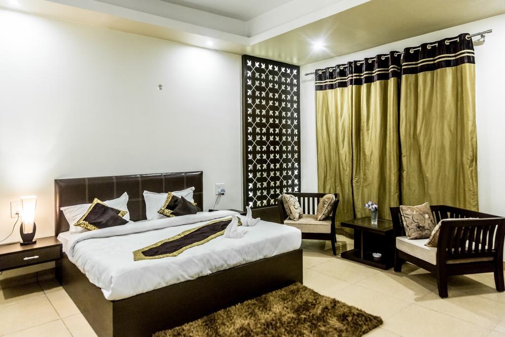 Red Orchid Hotel Мирут Екстериор снимка